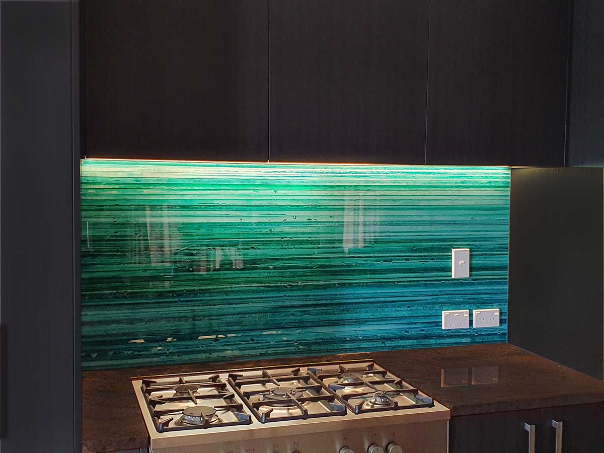 How to keep your Splashback sparkly and clean